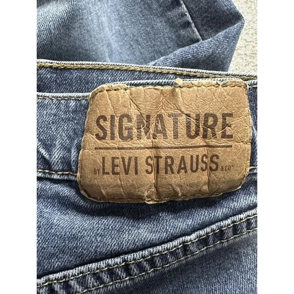 Signature Levi Strauss Jeans Mens 29x30 Blue Relaxed Fit Denim Stretch Waterless